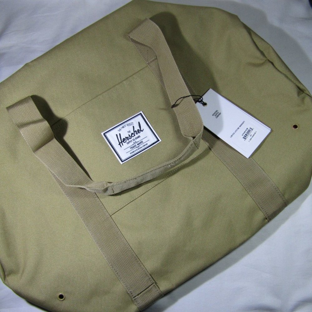 Sutton Mid-Volume [Kelp] from Herschel Supply Co.